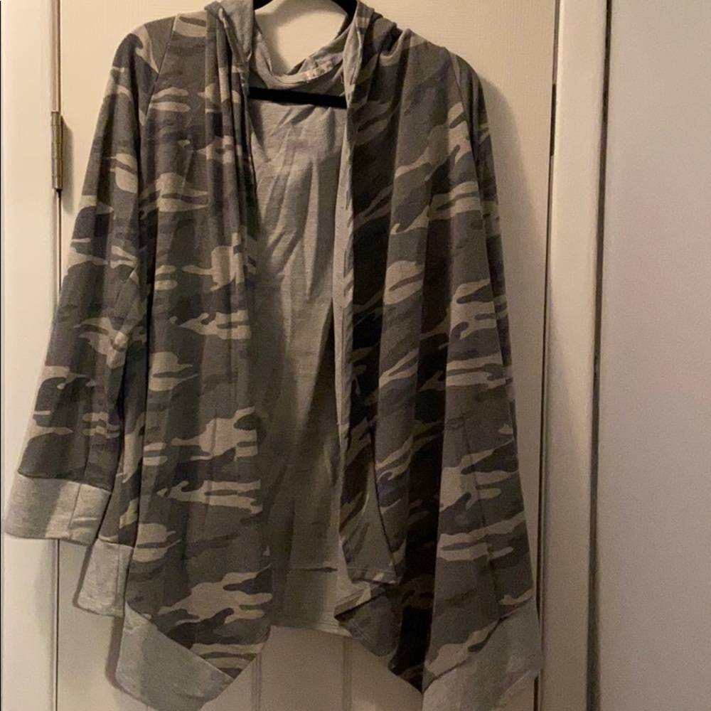Luna Camo Cardigan
